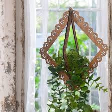 Diamond plant hanger