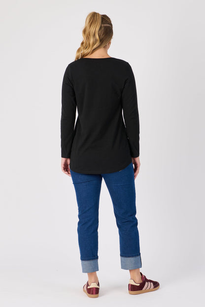 Long sleeve curved hem tee