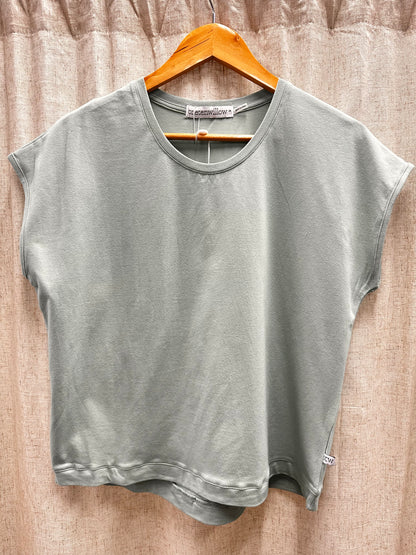 Shell tee